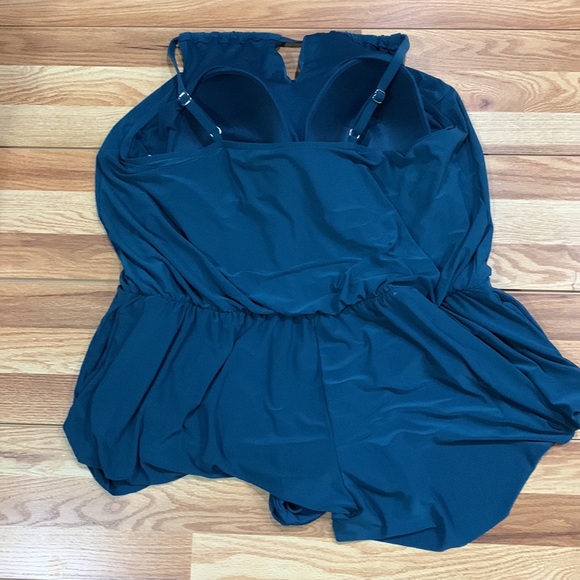 Women swim suit - Picture 4 of 8